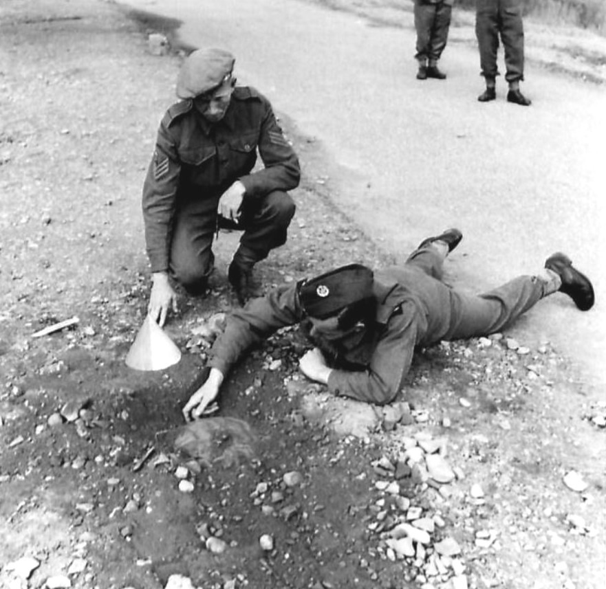 Defusing a found mine